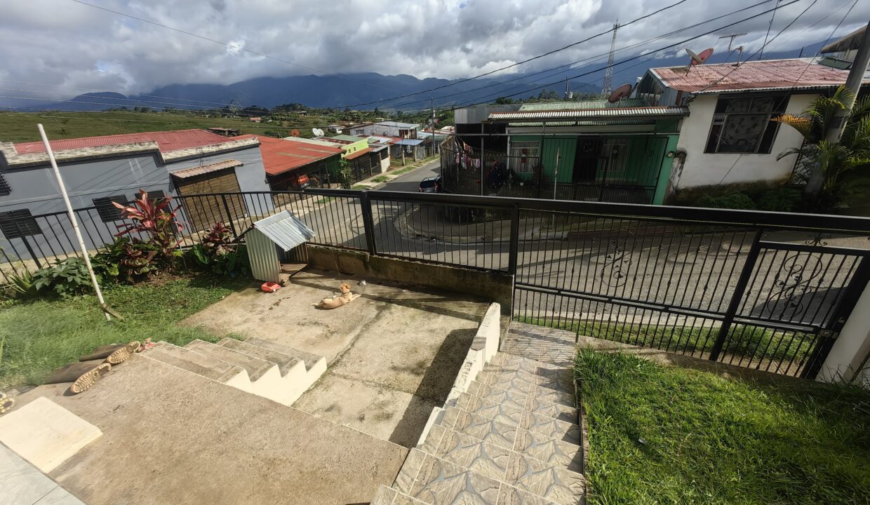 WhatsApp Image 2025-12-08 at 10.45.38