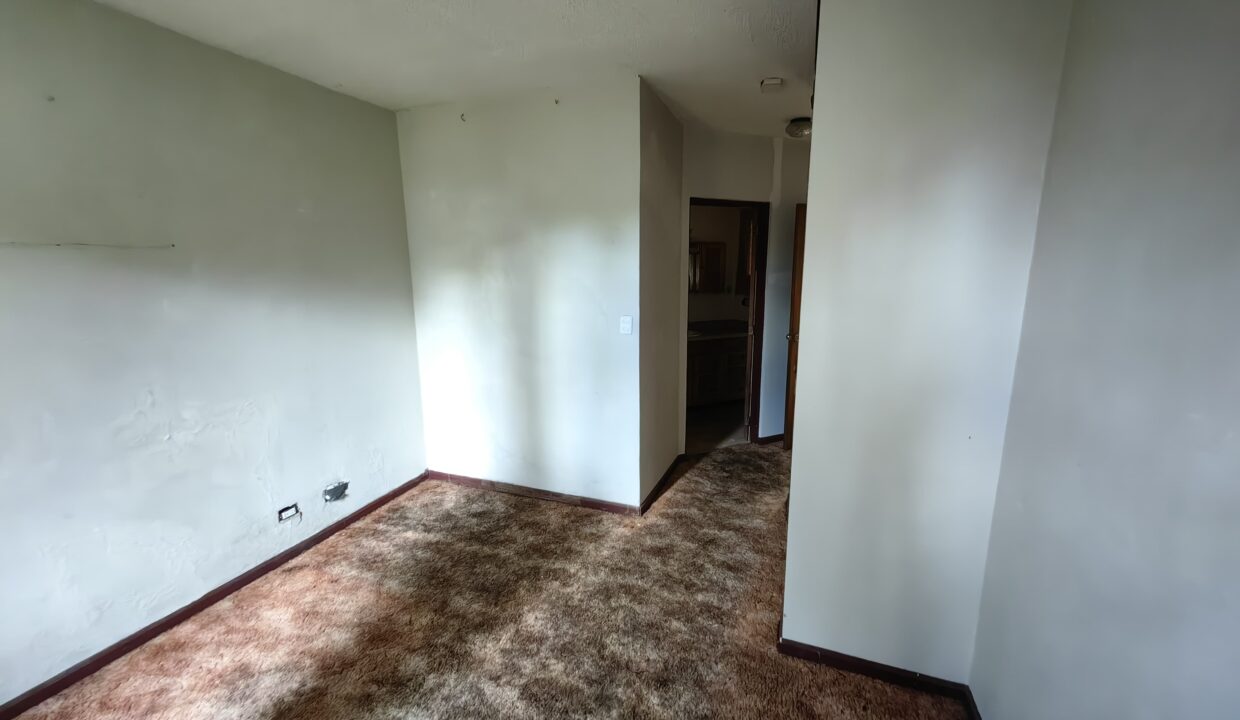 WhatsApp Image 2025-12-08 at 11.14.20