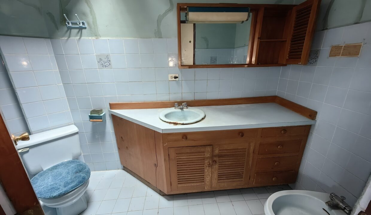 WhatsApp Image 2025-12-08 at 11.16.10