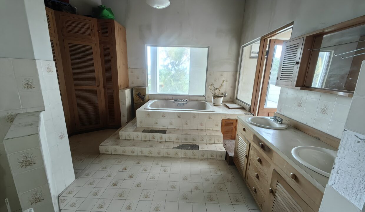 WhatsApp Image 2025-12-08 at 11.16.13 (1)