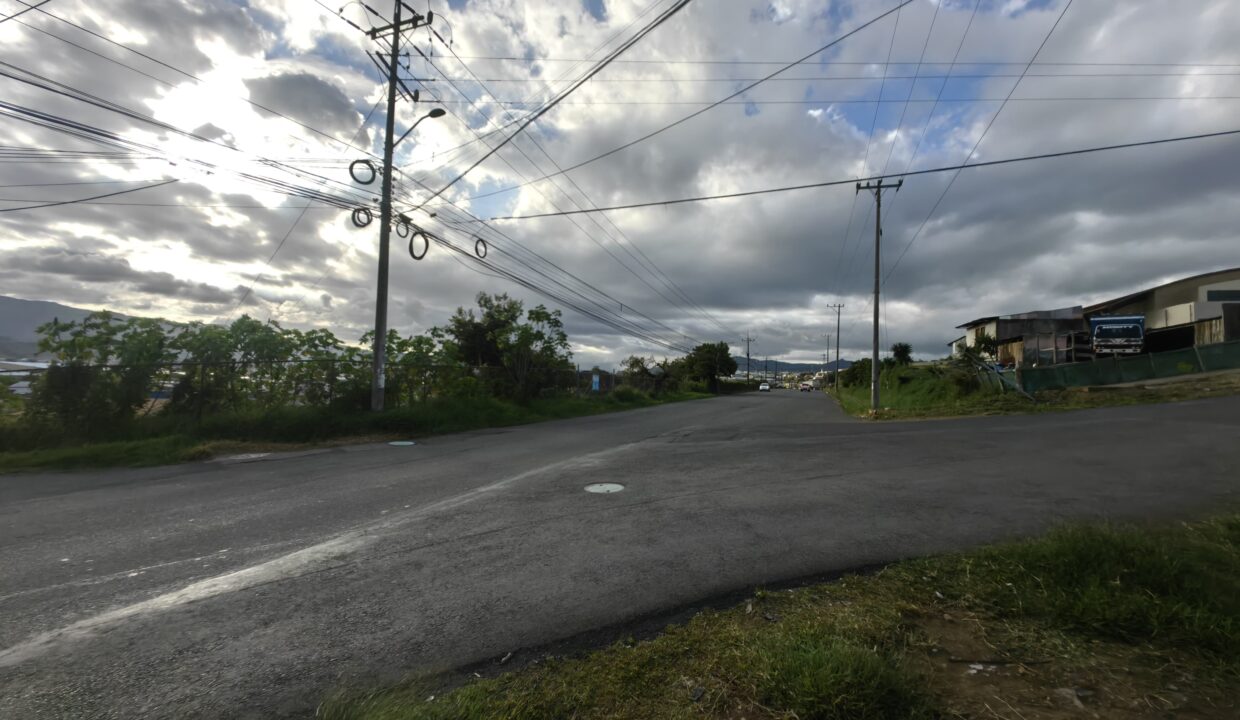 WhatsApp Image 2025-12-16 at 16.22.59 (1)