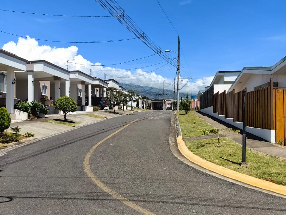 WhatsApp Image 2025-11-07 at 13.49.26 (1)