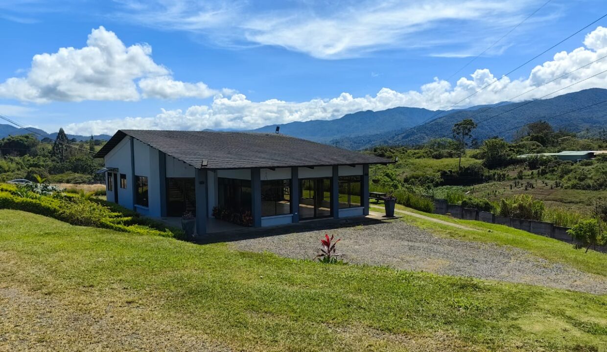 WhatsApp Image 2025-11-07 at 13.49.26 (2)